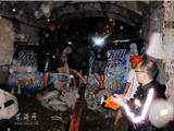 龙港外滩江堤海水倒灌 百辆小车泡水中