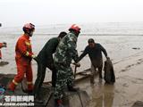 渔民陷滩涂 边防化险情