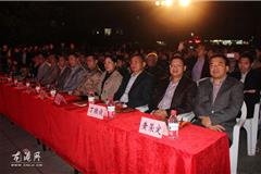 县镇领导到场参加