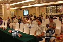 龙港网6月19日讯：今天下午，由温州日报报业集团温州网、龙港镇人民政府主办，龙港镇综合文化中心和温州书画艺术网承办的“温籍书画名家走进龙港”活动将在龙港泰安大酒店三楼祥云厅举行。汪廷汉老师将带去12幅书法佳作，刘嘉栋老师将带去5幅精品人物诗意图，以飨同道。​