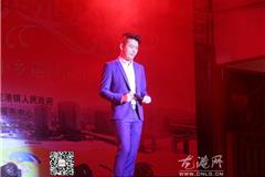 龙港网5月10日讯：昨天晚上，龙港镇海城社区缪家桥祠堂内锣鼓声声，笑声不断，龙港镇开展的“争当好市民 共推镇改市”文化  下乡巡演走进了海城社区。形式多样，内容丰富的节目，可谓是亮点频呈，兼具教育性与娱乐性，并且进一步加强了农村精神文明  建设，唱响龙港新成就，加快新农村建设步伐。现场不少观看的群众都纷纷表示，希望这样的巡演能多开几场。