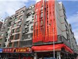 龙港必成咖啡食品宫后店试营业期间免费派送面包