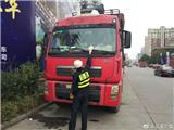 龙港交警队加强华电路大货车违停整治