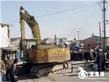 我镇对龙金大道江山段违章建筑进行彻底拆除