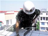 男子绝食四天 消防“空降”救人