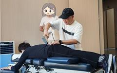 八旬老人脊柱不适难安眠，保守矫正助其展笑颜