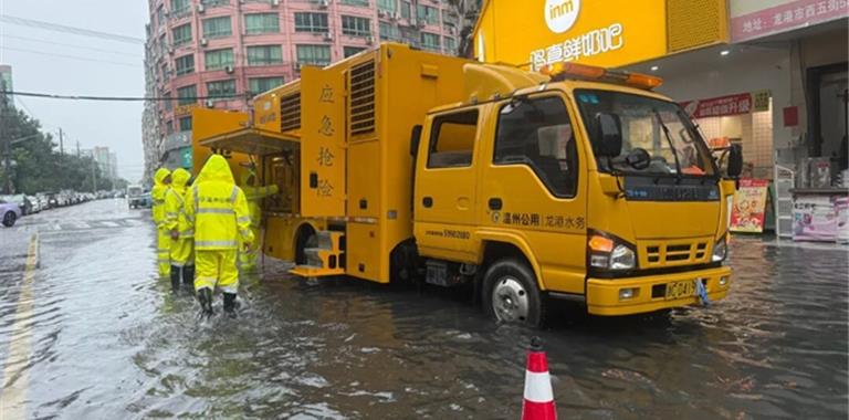泵机响起、水闸开启！龙港全力打响“排...