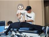 八旬老人脊柱不适夜难眠  医技保守矫正让她重展笑颜