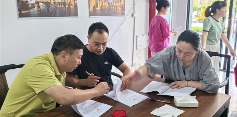 鲜动渔港！舥艚渔港海鲜一条街首批商户...