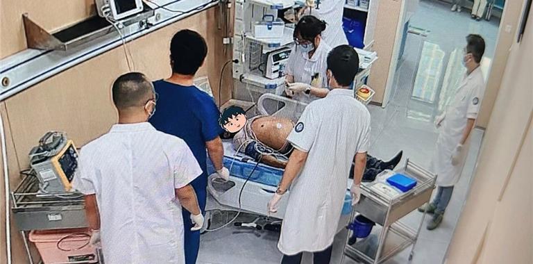 生死时速！龙港中医院成功抢救一例突发...