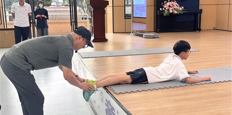 关注脊柱健康 守护成长未来——龙港市...